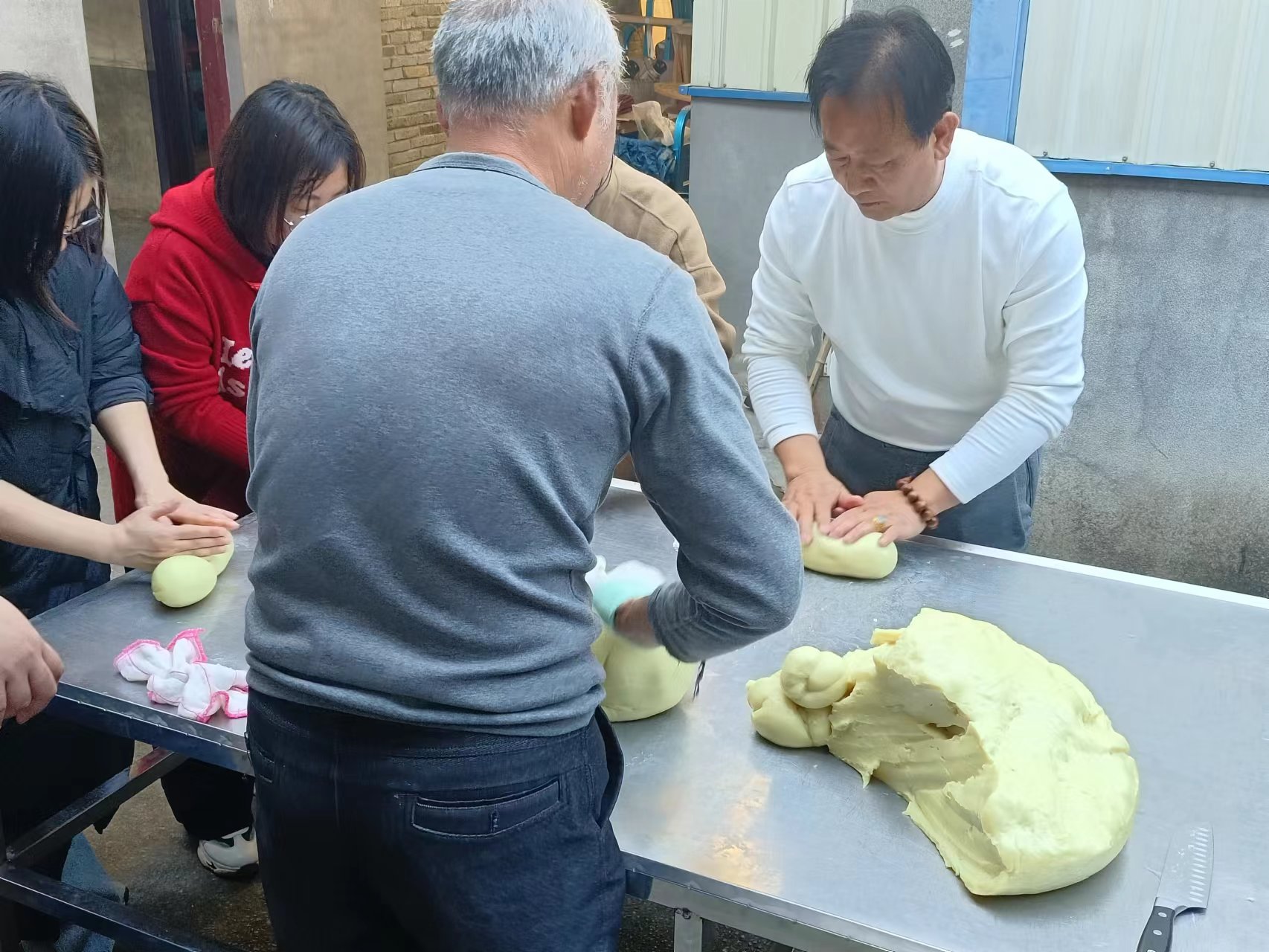 易順建工集團：體驗黃粿制作，傳承傳統(tǒng)文化