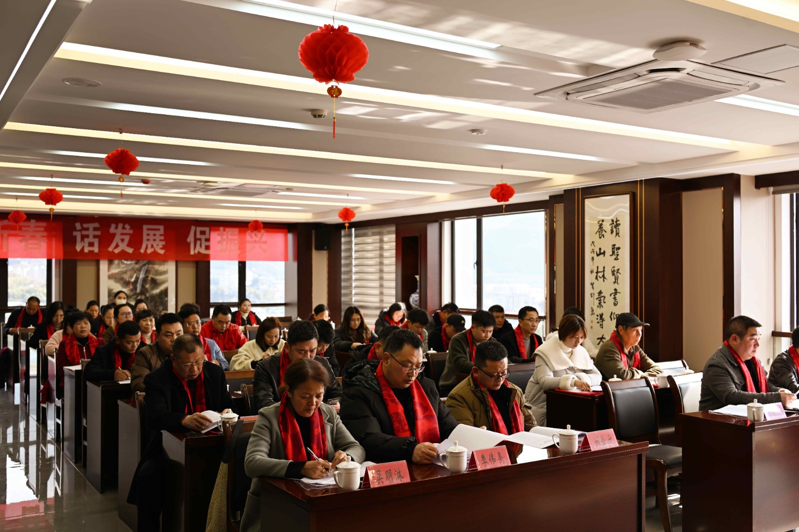 喜報(bào)！易順建工集團(tuán)有限公司李易順董事長(zhǎng)連任松源街道商會(huì)第二屆會(huì)長(zhǎng)